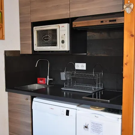 Cosy Avec Grand Balcon Plein Sud En Centre-ville, Proche Commerces Et Telepherique - Fr-1-464-52 Apartment